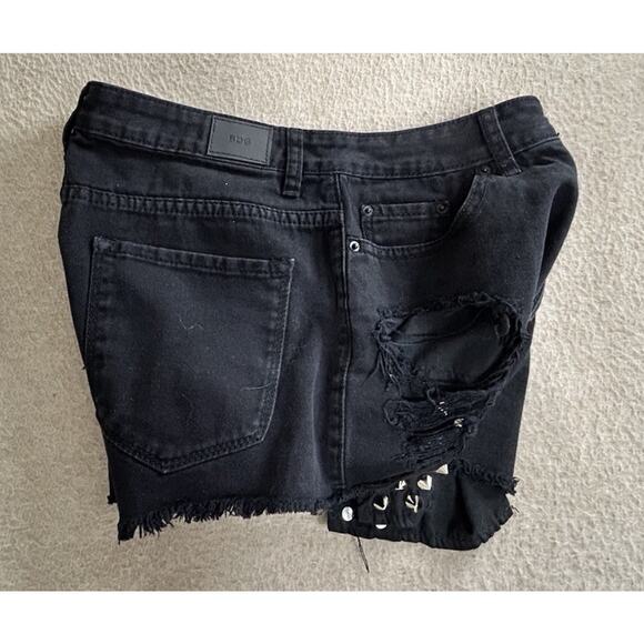 BDG Urban Outfitters High Rise Dree Cheeky Black Distressed Short Sz 29 Studs - Picture 2 of 6